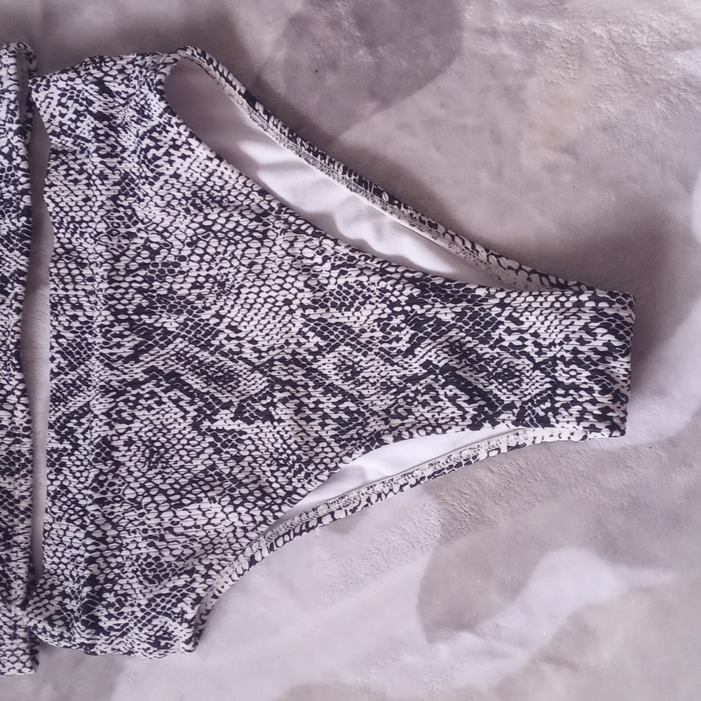 Snake Print Bikini - Picture 2 of 6